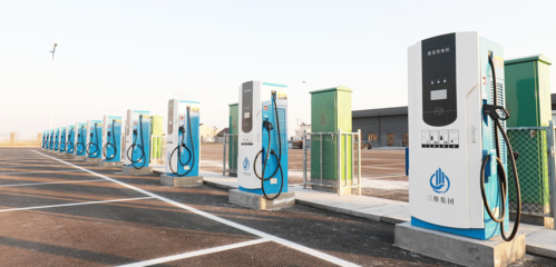 熱烈祝賀縣人大十六屆政協(xié)十四屆一次會議勝利召開 新能源充電樁建設(shè)助力綠色發(fā)展新征程