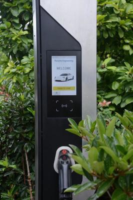 愛瑪電動(dòng)車何時(shí)擁抱800V快充？新能源充電樁的現(xiàn)在與未來